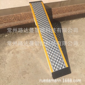 Rampa de Carga de Aleación de Aluminio de 1.2m con Transición Antideslizante para Motocicletas y Vehículos Eléctricos con Altura Inferior a 35cm - Product Image 5