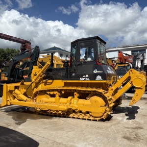 Bulldozer SHANTUI SD16L Usato in Ottime Condizioni per Dragaggio di Stagni, Controllo delle Inondazioni e Progetti di Ingegneria in Tutto il Mondo in Vendita - Product Image 2