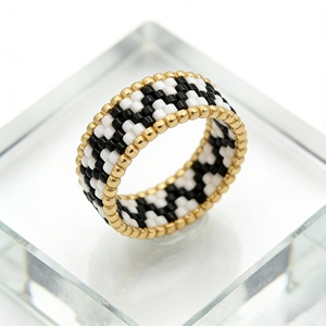 Anillo Namayo para Mujer, Auténtico, Hecho a Mano en Zambia, Diseño Geométrico en Zig-Zag con Cuentas Miyuki Delica, Chapado en Oro de 14K, Estilo Bohemia Moderna para Uso Diario - Product Image 5