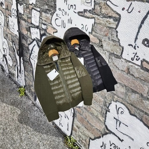 Giacca Invernale Imbottita Personalizzata da Uomo con Cappuccio, in Tessuto Canvas, Colletto Rovesciato, Chiusura con Cerniera, Logo Personalizzato, Stile High Street - Product Image 2