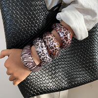 Nouveau bracelet en résine tendance pour femmes, imprimé léopard, bracelet rond simple et exagéré pour filles