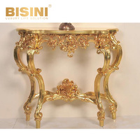 Table console en résine à feuille d'or de style victorien, ornements en PU sculptés, élégance européenne intemporelle pour les intérieurs haut de gamme