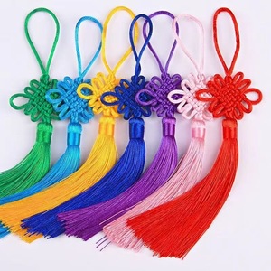 Trung Quốc Nhà Máy Knot Nhỏ Polyester <span class=keywords><strong>Hanger</strong></span> Handmade Tassel Với Trung Quốc Đặc Tính 12Cm Sử Dụng May Mặc - Product Image 1