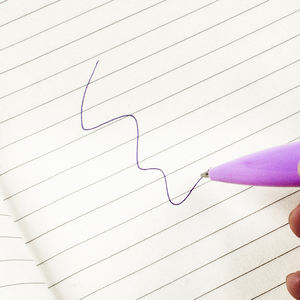 O & Q lindos bolígrafos flotantes 0,7mm negro azul tinta plástico cuerpo gordito retráctil conejo chica diseño para OEM/ODM Día de Pascua - Product Image 4