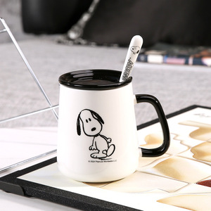 Tazza in Porcellana con Stampa di <span class=keywords><strong>Snoopy</strong></span>, Manico Nero, Coperchio e Cucchiaio Abbinati per Uso Quotidiano - Product Image 6
