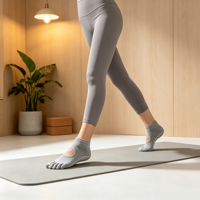 Chaussettes de yoga et de Pilates antidérapantes à logo personnalisé avec semelle en silicone et découpe au niveau du cou-de-pied, chaussettes de performance pieds nus antidérapantes à la cheville