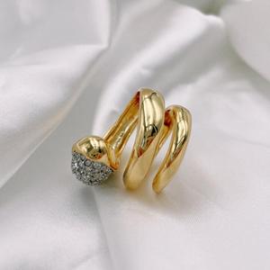 Anello Avvolgente Moderno Placcato Oro 18K per Donne, Anello a Fascia Larga Incrociata Bicolore con Cristalli, Gioiello Minimalista alla Moda - Product Image 4