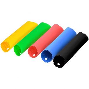 Petit éplucheur d'ail en silicone, outil de cuisine manuel à presser et à frotter pour écraser les aliments, éplucher les fruits et légumes - Product Image 2