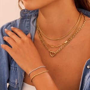 Minimalismus Unisex Edelstahl Schmuck <span class=keywords><strong>Set</strong></span> Mädchen vergoldet Trendy Heart Bridge Link Kette Armband Halskette für täglich - Product Image 1