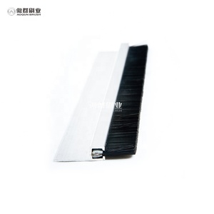 Más de 1,000,000 ciclos de fricción verificados |   Cepillo de Sellado <span class=keywords><strong>para</strong></span> Puerta de Aluminio con Plataforma <span class=keywords><strong>PSD</strong></span> |   Fabricante Líder Global de Cepillos - Product Image 1