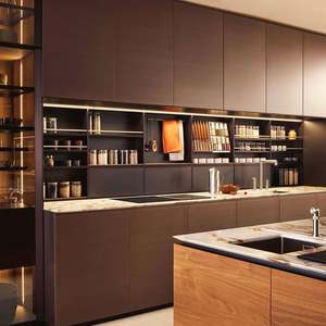 Armoires de cuisine modernes de luxe sur mesure, structure en acier inoxydable, personnalisation complète de la maison pour villa, plan de travail en quartz - Product Image 1