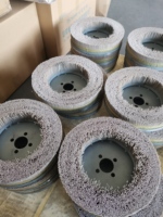 Brosse abrasive en nylon pour le polissage et l'ébavurage des jantes en alliage d'aluminium
