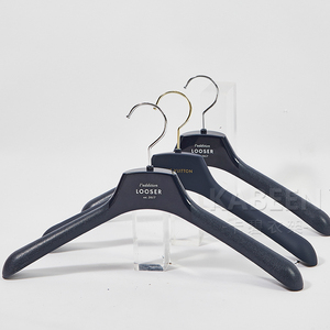 Perchas de Plástico de Alta Calidad para Ropa de <span class=keywords><strong>Hombre</strong></span> y Mujer, Estilo de Gran Marca, con Logotipo o Color Personalizado - Product Image 3