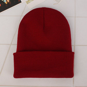 Vente en Gros de Nouveaux Bonnets d'Hiver Tricotés pour Hommes avec Logo Brodé et Chaud - Product Image 3