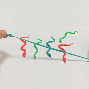 Le jouet du poisson d'avril contient un petit serpent TPR colle douce extensible petit serpent jouet pour enfants - Product Image 5