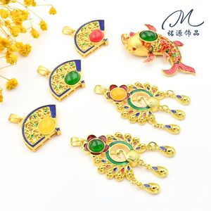 Pendentif <span class=keywords><strong>carpe</strong></span> en cloisonné doré fait main avec préservation <span class=keywords><strong>de</strong></span> la couleur, méthode ancienne, incrusté <span class=keywords><strong>de</strong></span> jade et <span class=keywords><strong>de</strong></span> gourde - Product Image 5