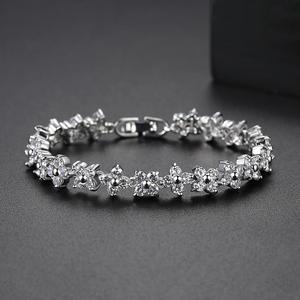 <span class=keywords><strong>Pulsera</strong></span> LUOTEEMI para Mujer, Bañada en Oro Blanco con Rodio, Diseño de Flor de Cuatro Hojas con Circonita Cúbica, Moderna y Elegante - Product Image 5