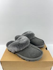 Bottes de neige d'extérieur de haute qualité conçues par des designers, en cuir et laine de qualité supérieure, pantoufles chaudes pour hommes et femmes, semelle en caoutchouc chaud - Product Image 3