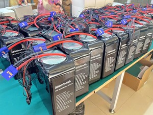 Celdas de Batería de Litio Personalizadas de Alta Capacidad 3.85V 8200mAh para Drones FPV, Control Remoto y Laptops <span class=keywords><strong>con</strong></span> Conectores XT60/XT90 en Stock - Product Image 6