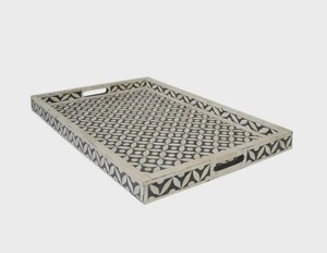 Elegante bandeja de servicio de madera de diseño moderno hecho a mano con incrustaciones de hueso para café decoración del hogar para bodas Diwali a un precio increíble. - Product Image 5