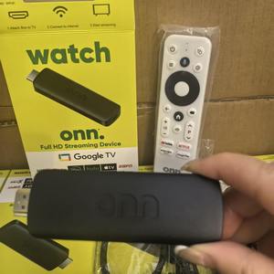 Clé TV Onn 4K/8K Android 14 Quad Core, Clé TV Intelligente avec Connectivité 5G, 2 Go de RAM, Télécommande Vocale, Lecteur Multimédia en Streaming, Décodeur - Product Image 2