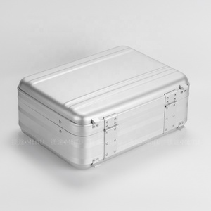 กระเป๋าเอกสารสำหรับแล็ปท็อปแบบชิ้นเดียวทำจากอะลูมิเนียมทั้งหมด พร้อมปรับแต่งขนาดและสีได้ บริการสร้างแบรนด์ OEM ให้บริการ ซับในแบบฟองน้ำ - Product Image 5