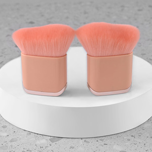 Pinceau Kabuki Plat Rose Doux en Fibres Synthétiques à Logo Personnalisé, Poils Denses pour Estomper, Contourner et Appliquer <span class=keywords><strong>le</strong></span> Fond de Teint en Poudre - Product Image 4
