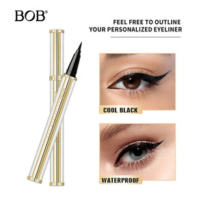 Stylo Eyeliner Bob Cool Black Waterproof pour le maquillage des yeux - Product Image 1