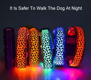 2025 últimos modelos de luces de explosión Flash LED recargable Collar para mascotas Nylon sólido reflectante Anti-Pérdida producto de noche Collar para mascotas - Product Image 3