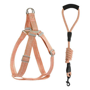 Produk hewan peliharaan Aksesori anjing bahan lembut dapat disesuaikan bergaris grosir tali anjing kucing dan set tali kekang dengan tali hewan peliharaan - Product Image 3