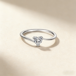 Anillo Minimalista con Corte de Corazón, Anillo de Plata de Ley con Corazón de Circonita Cúbica, Anillo de Compromiso Delicado para Mujer - Product Image 3