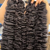 Extensions de cheveux naturels indiens bruts, alignés sur les cuticules, ondulés, vente en gros