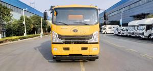 Camión de Saneamiento Weichai 220HP SINOTRUK M3 4x2 con Distancia entre Ejes de 3900/4200mm, Doble Función de Chorro y Succión de Lodos, Exportación a Todo el Mundo - Product Image 2