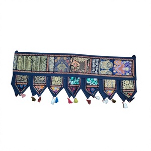 Voilage de porte brodé fait main en patchwork, toran, rideau suspendu, bannière décorative avec pompons pour la décoration de fenêtre - Product Image 1