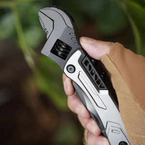 Llave multiherramienta ajustable con mordaza dentada y mango antideslizante, capacidad de 1 1/2 pulgadas, construcción de acero aleado - Product Image 4
