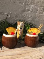 Tasse Tiki Hawaii personnalisée Tasse à cocktail et bière en céramique de noix de coco créative avec plateau pour votre prochain rassemblement de bar Tiki