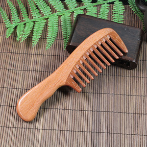 Peigne en bois de santal rouge, à dents larges, pour usage domestique, outil de coiffage et de massage des cheveux - Product Image 1