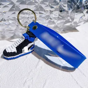 Sneaker PVC anahtarlık Mini ayakkabı anahtarlık 3D Sneakers anahtarlık toplu PVC anahtar kolye aksesuarları Sneakers Charms basketbol ayakkabısı