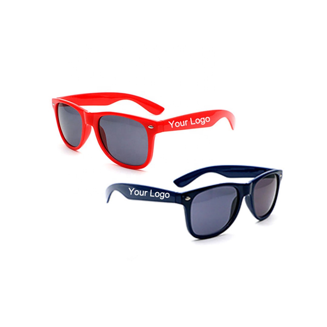 Недорогие черные солнцезащитные очки для мужчин и женщин с индивидуальным логотипом радужной расцветки