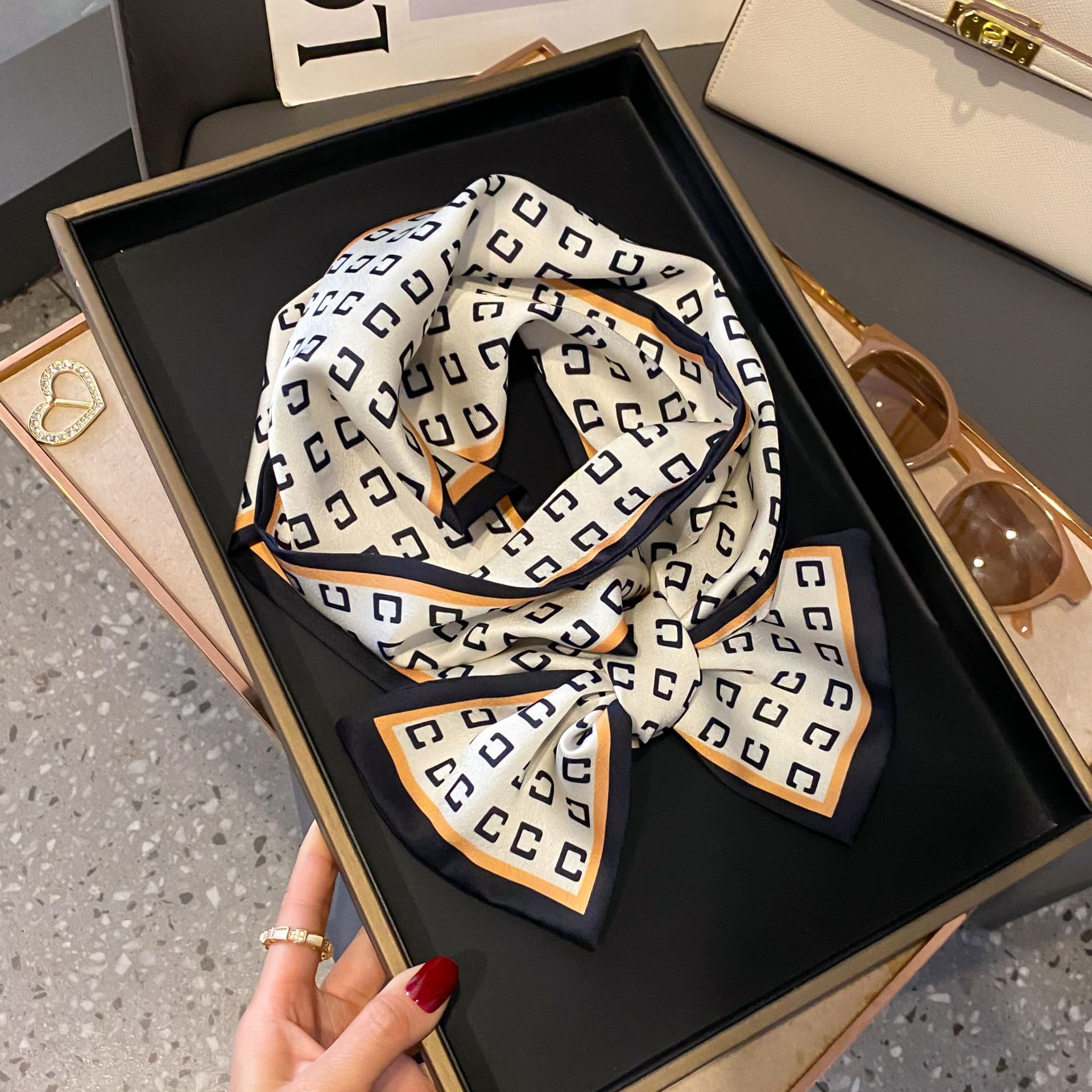 L0004 04 แผนภูมิหลัก พัดลมสีเบจ