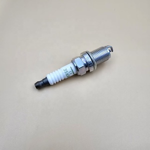 Pièces détachées automobiles Bougies d'allumage de <span class=keywords><strong>voiture</strong></span> de qualité supérieure BKR5E-11 OEM 6953 Bougie d'allumage automatique avec longue durée de vie pour bougie d'allumage de <span class=keywords><strong>moteur</strong></span> de <span class=keywords><strong>voiture</strong></span> - Product Image 5