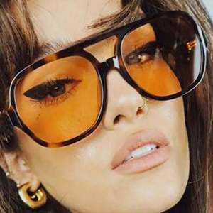 Lunettes de soleil vintage surdimensionnées pour femmes, monture large rétro, verres carrés noirs et jaunes, Oculos De Sol - Product Image 1