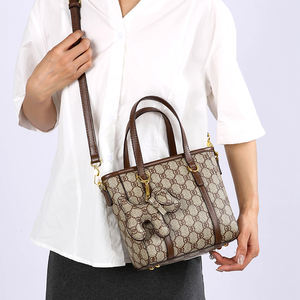 Bolso de Mano de Lujo de Alta Gama para Mujer, Mochila Cruzada de Gran Capacidad, Material PU Moderno, Bolso Casual Resistente - Product Image 4