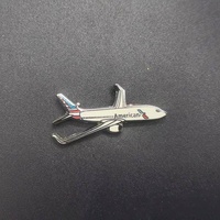 Épingle en émail 3D pour avion, Design personnalisé 4, arrière-timbre délicat, mode cadeau, épingle de revers en métal