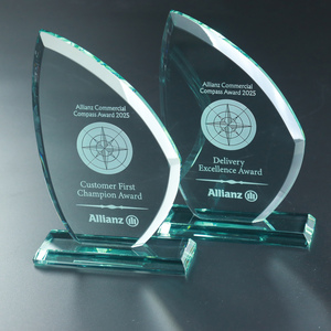 Trofeo in Vetro di Giada a Forma di Barca a Vela con Logo Inciso, Regalo di Benvenuto per Trofei, Medaglie e Targhe - Product Image 2