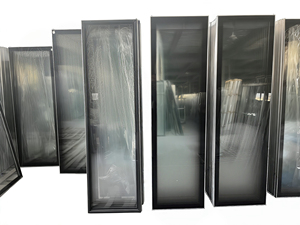Porte en verre trempé ultra-transparent pour réfrigérateurs de présentation haut de gamme avec visibilité optimale - Product Image 5