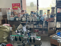 Machine d'étiquetage de bureau pour sachets plats, pochettes Mylar, Doypack et cartes – Applicateur d'étiquettes pour distributeurs automatiques