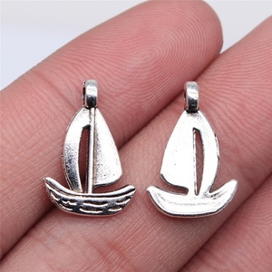 Colgante de aleación de zinc con diseño de velero de casco acanalado, color plata envejecida, para tarjetas de acompañante de boda en la playa - Product Image 4