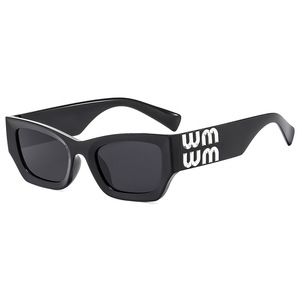 Nouvelle mode <span class=keywords><strong>pas</strong></span> <span class=keywords><strong>cher</strong></span> femmes <span class=keywords><strong>lunettes</strong></span> de soleil 2024 classique rétro designer nuances en gros tendance oeil de chat <span class=keywords><strong>lunettes</strong></span> de soleil - Product Image 1