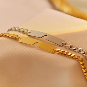 Hot New Couple Bracelet Set Acero inoxidable Heart Cutting Lover Barra curva One Silver One Gold Plated Bangle Type Gift - Product Image 5